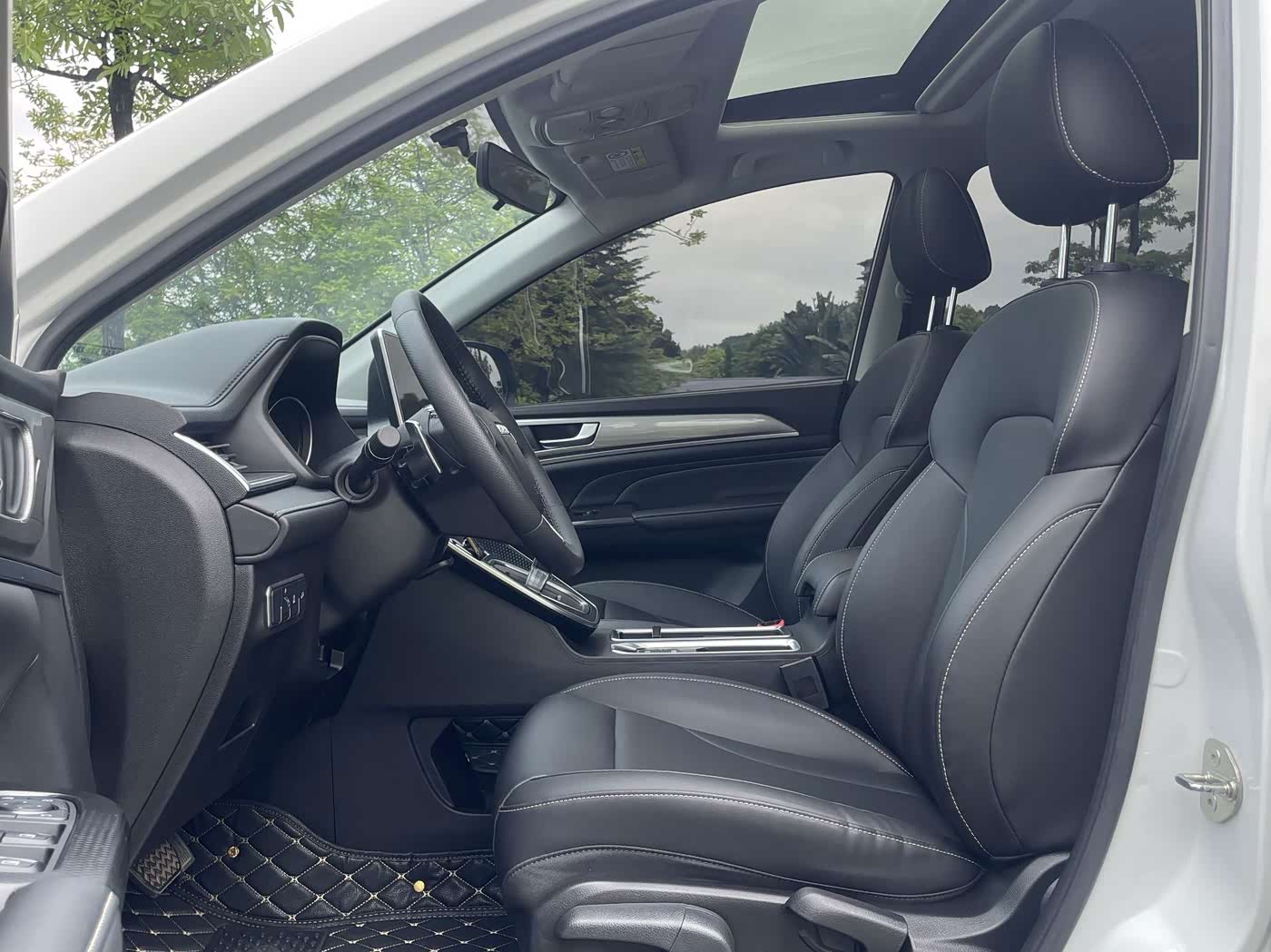 Haval Haval M6 1.5 л 2023 г. Белый, пробег 23000 км