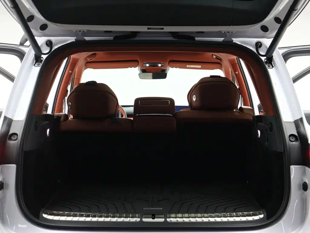 VOYAH Taishan X8 — миниатюра 11