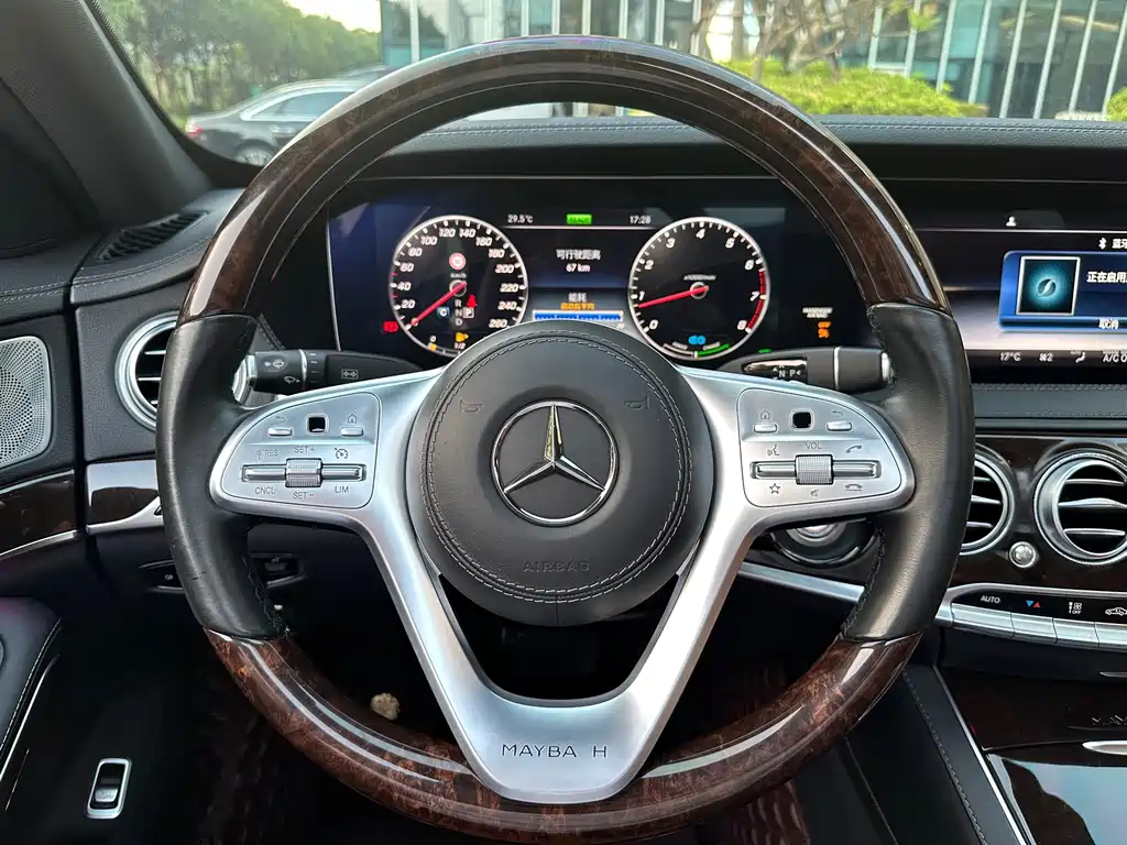 Mercedes-Benz S-Class — миниатюра 10