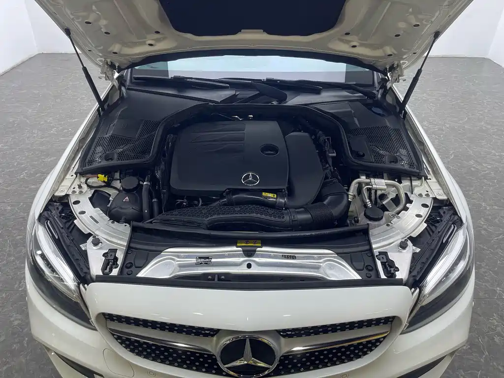 Mercedes-Benz C-Class — миниатюра 17
