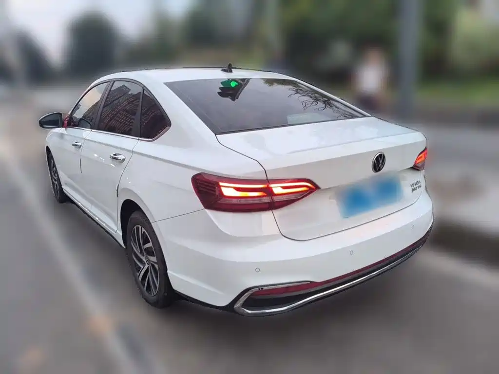 Volkswagen Lavida — миниатюра 5