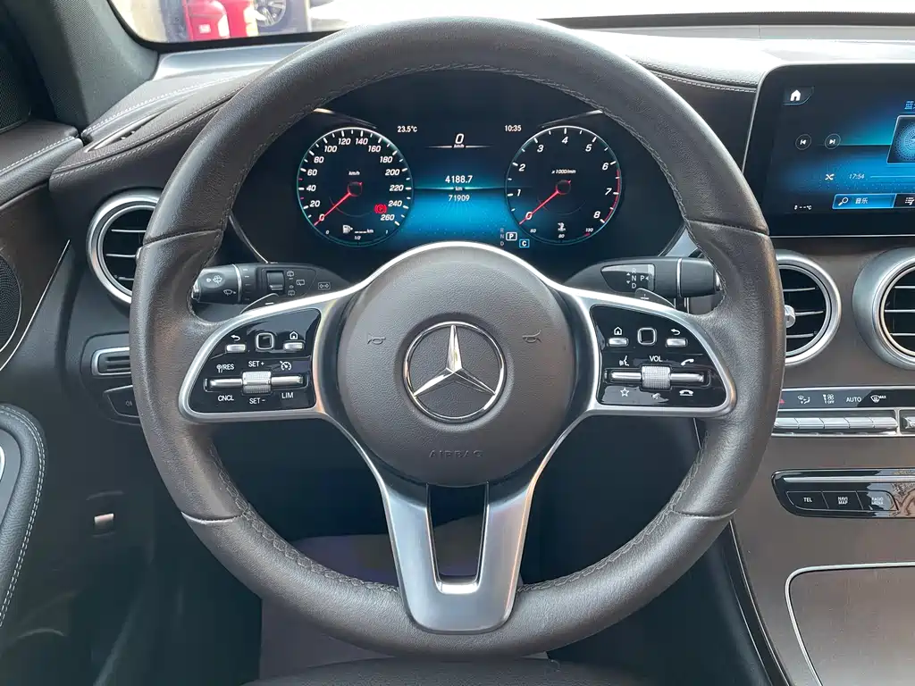 MERCEDES-BENZ GLC