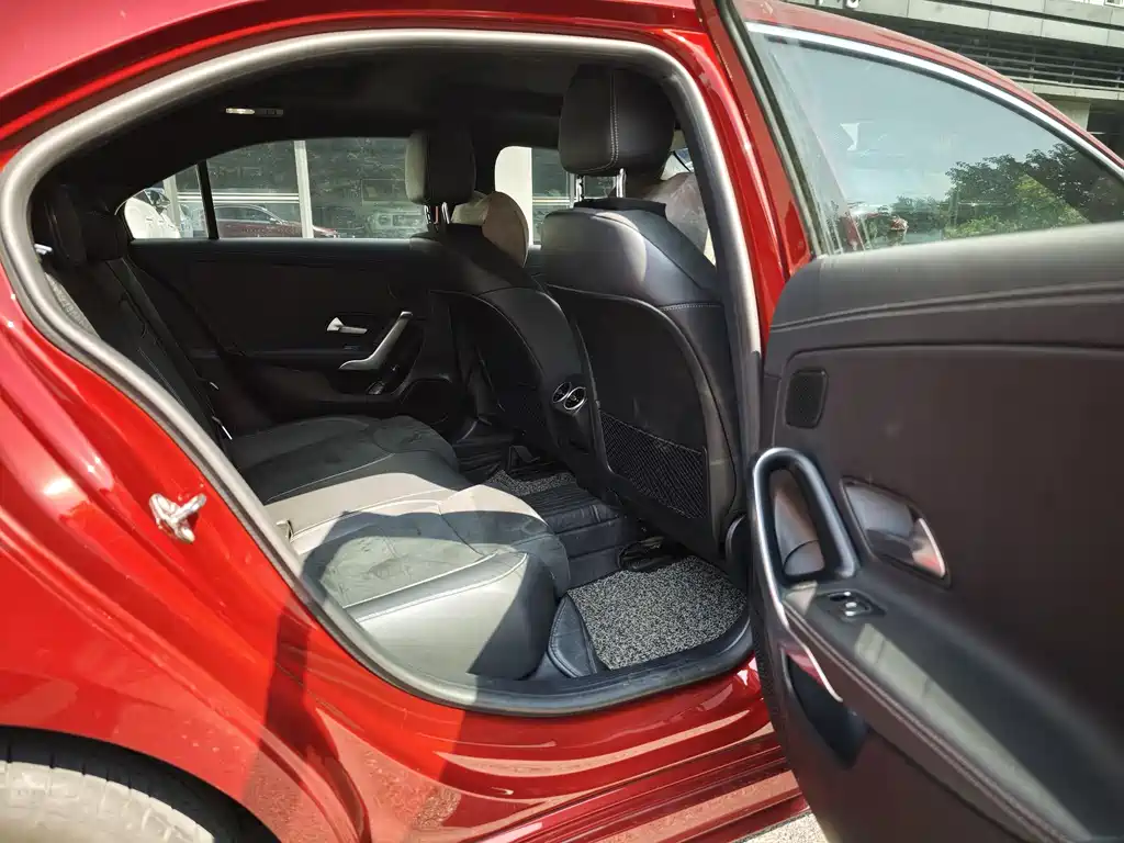 Mercedes-Benz A-Class — миниатюра 7