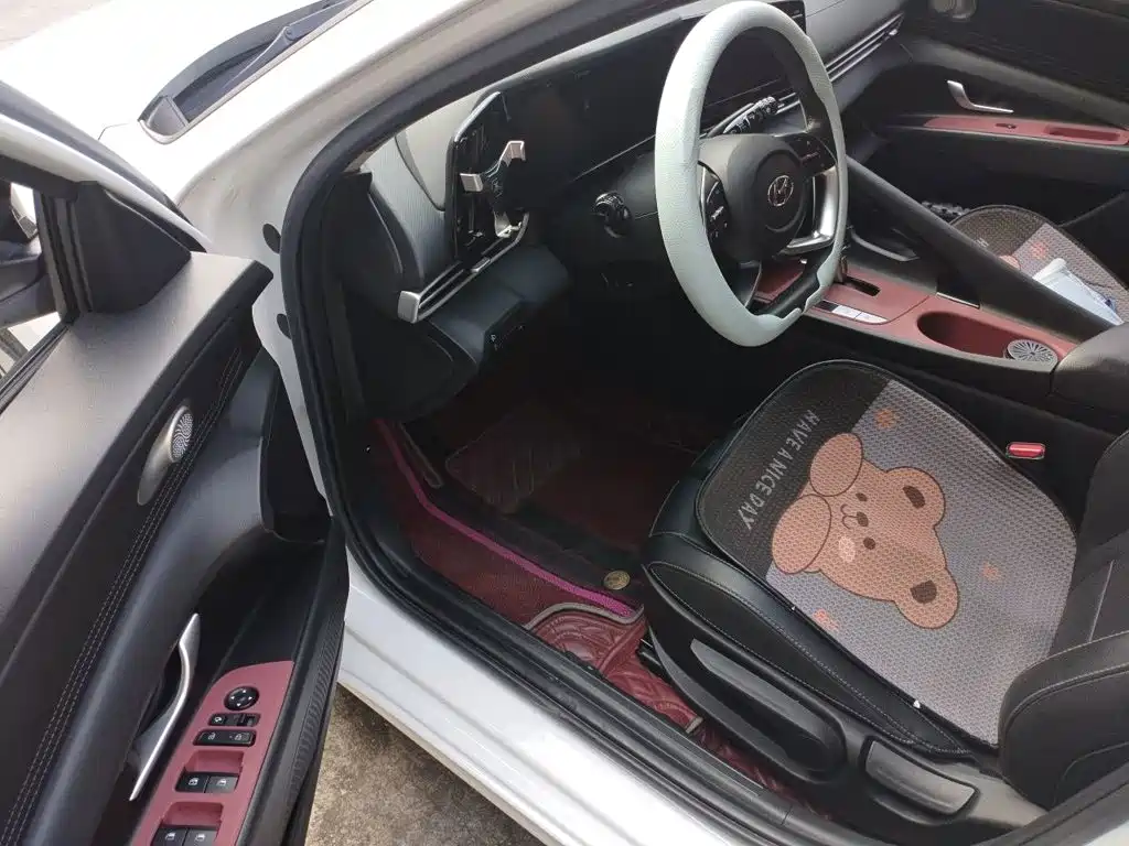 Hyundai Elantra — миниатюра 12