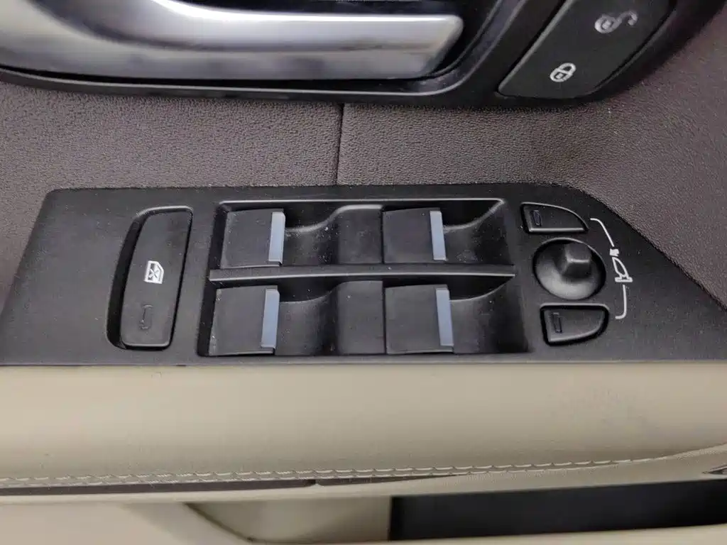 Land Rover Evoque (Import) — миниатюра 9