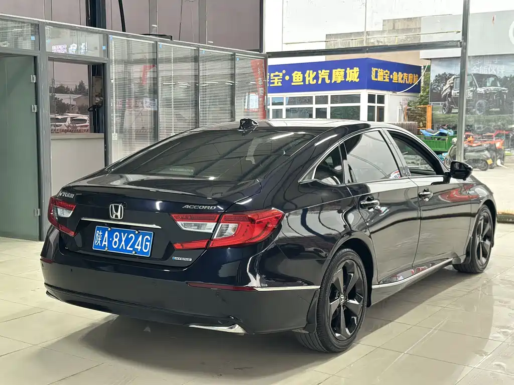 Honda Accord — миниатюра 11