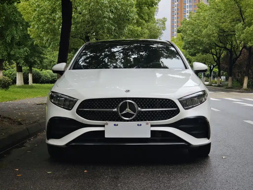 Mercedes-Benz A-Class A 2024 A 200 L Fashion