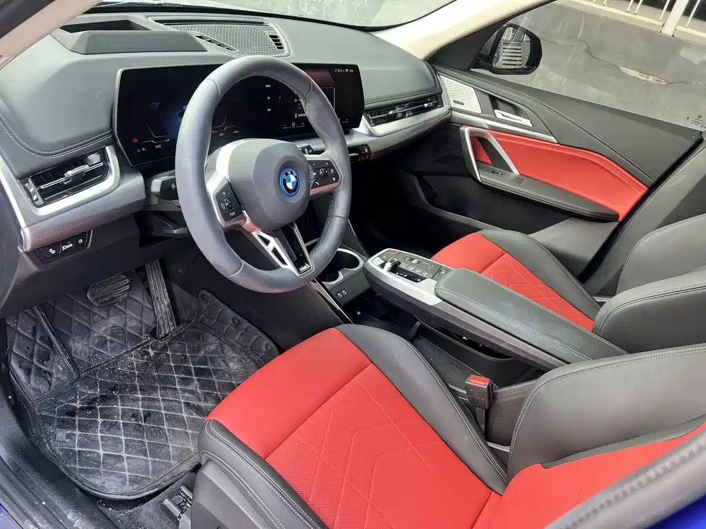 BMW iX1 — миниатюра 11