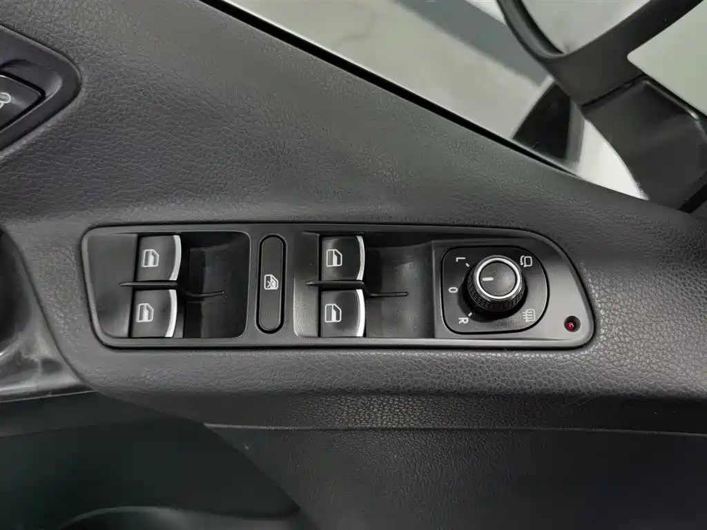 Volkswagen Tiguan 2013 1.8TSI AT Luxury