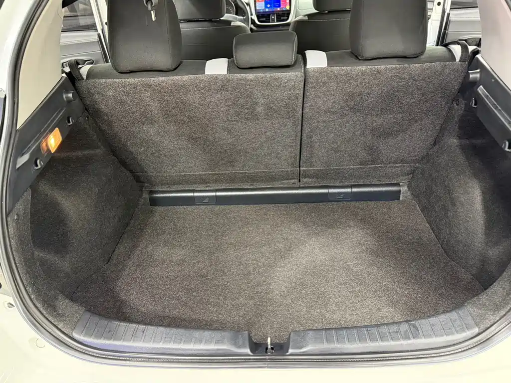 TOYOTA YARIS L ZHIXUAN