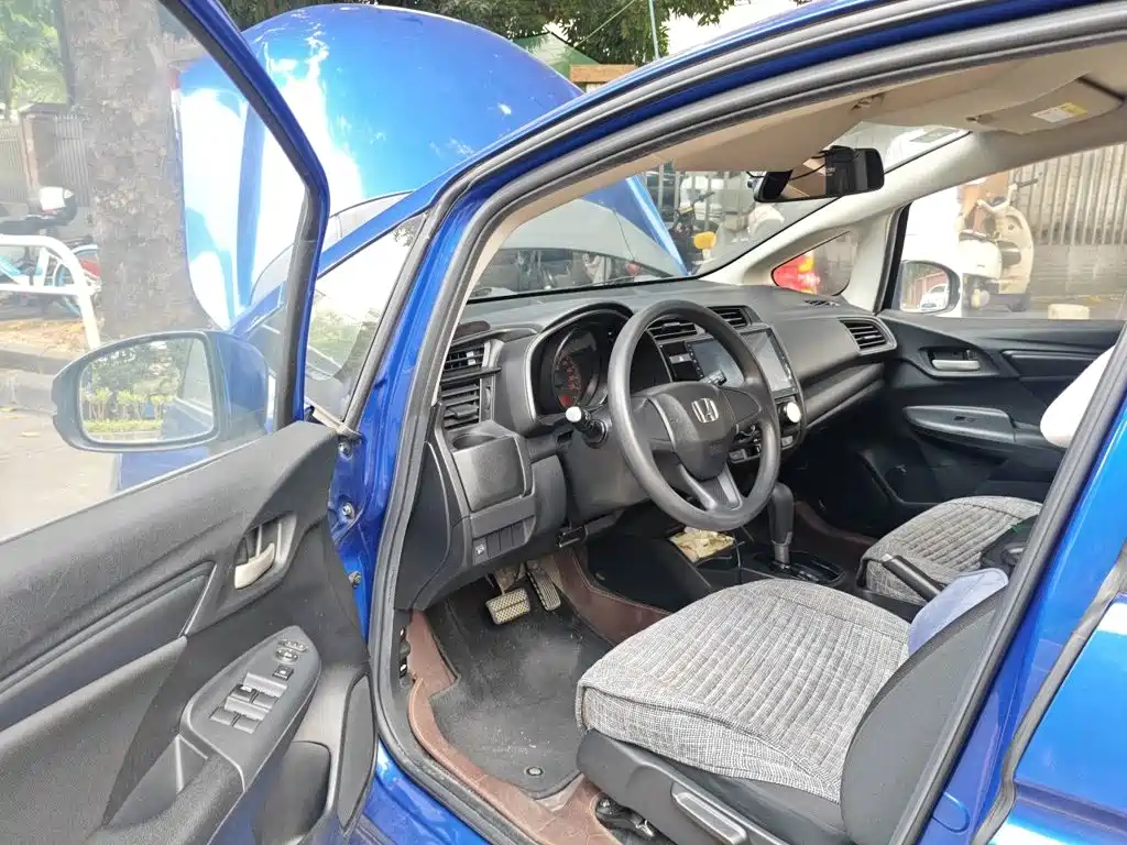 Honda Fit — миниатюра 17