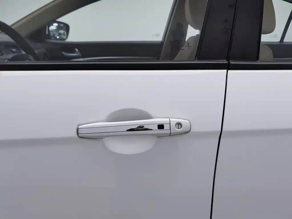 Geely Emgrand — миниатюра 18