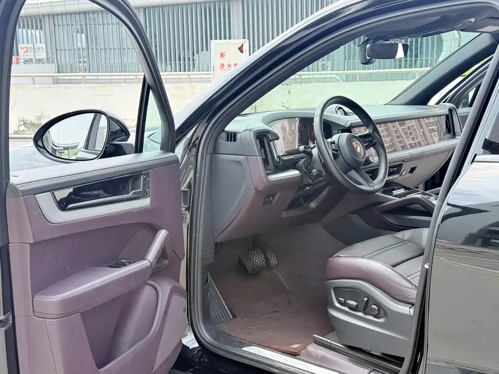 Porsche Cayenne — миниатюра 4
