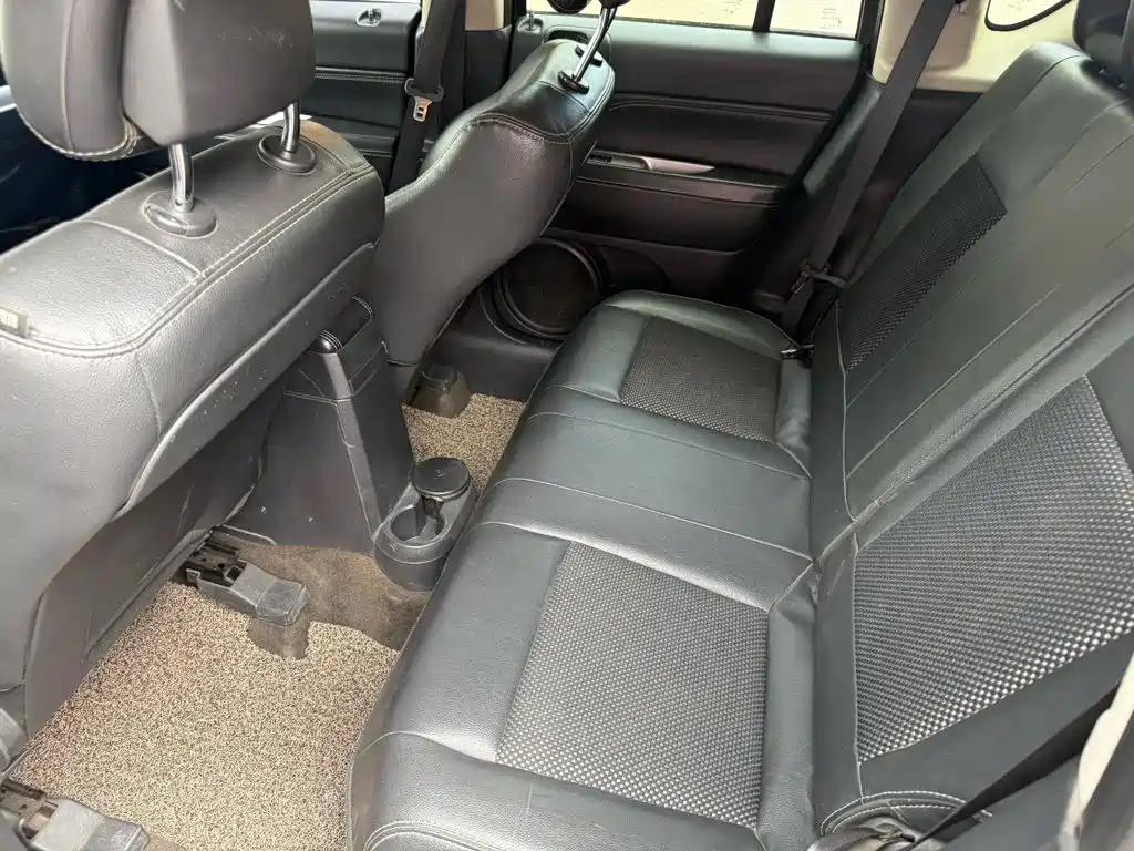 Jeep Compass (Import) — миниатюра 6