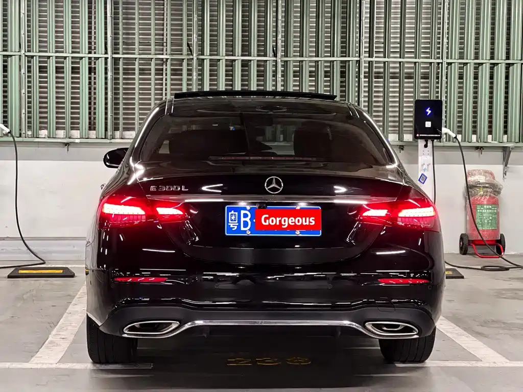 Mercedes-Benz E-Class — миниатюра 54
