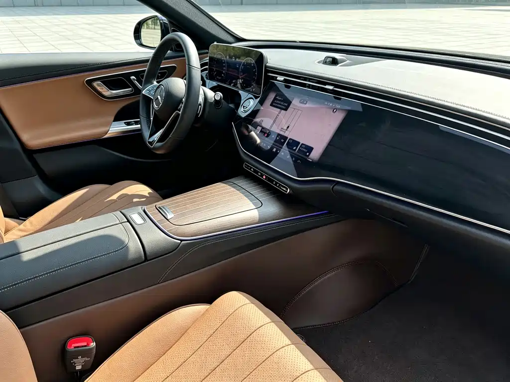 Mercedes-Benz E-Class — миниатюра 10