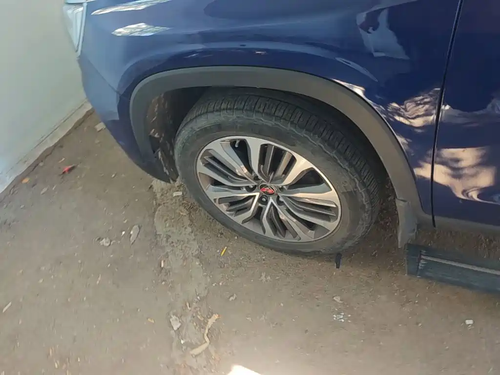 Roewe RX8 — миниатюра 23