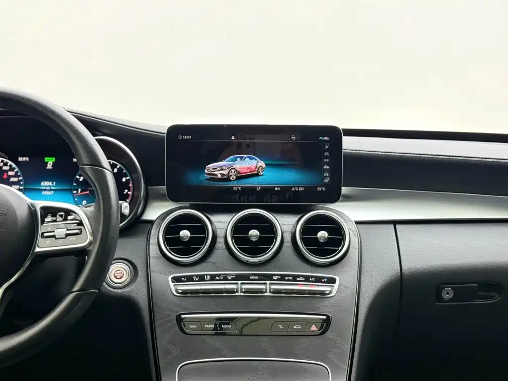 Mercedes-Benz C-Class — миниатюра 17