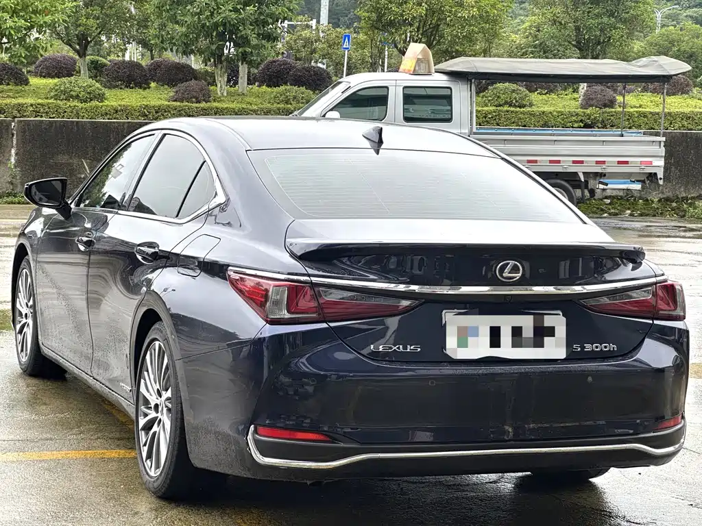 Lexus ES — миниатюра 8
