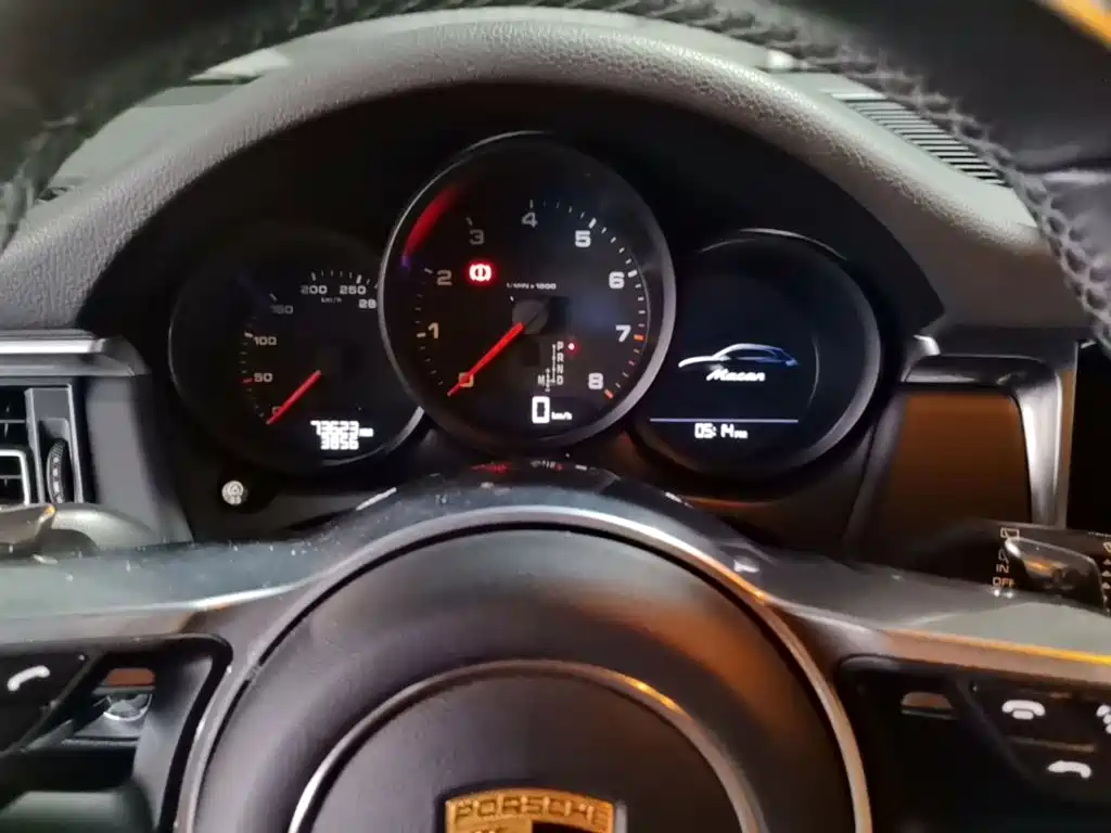 Porsche Macan — миниатюра 8