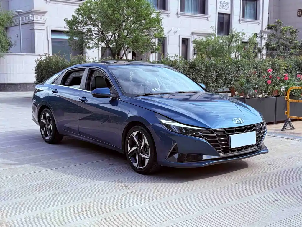 Hyundai Elantra 2021 1.5L CVT LUX Luxury