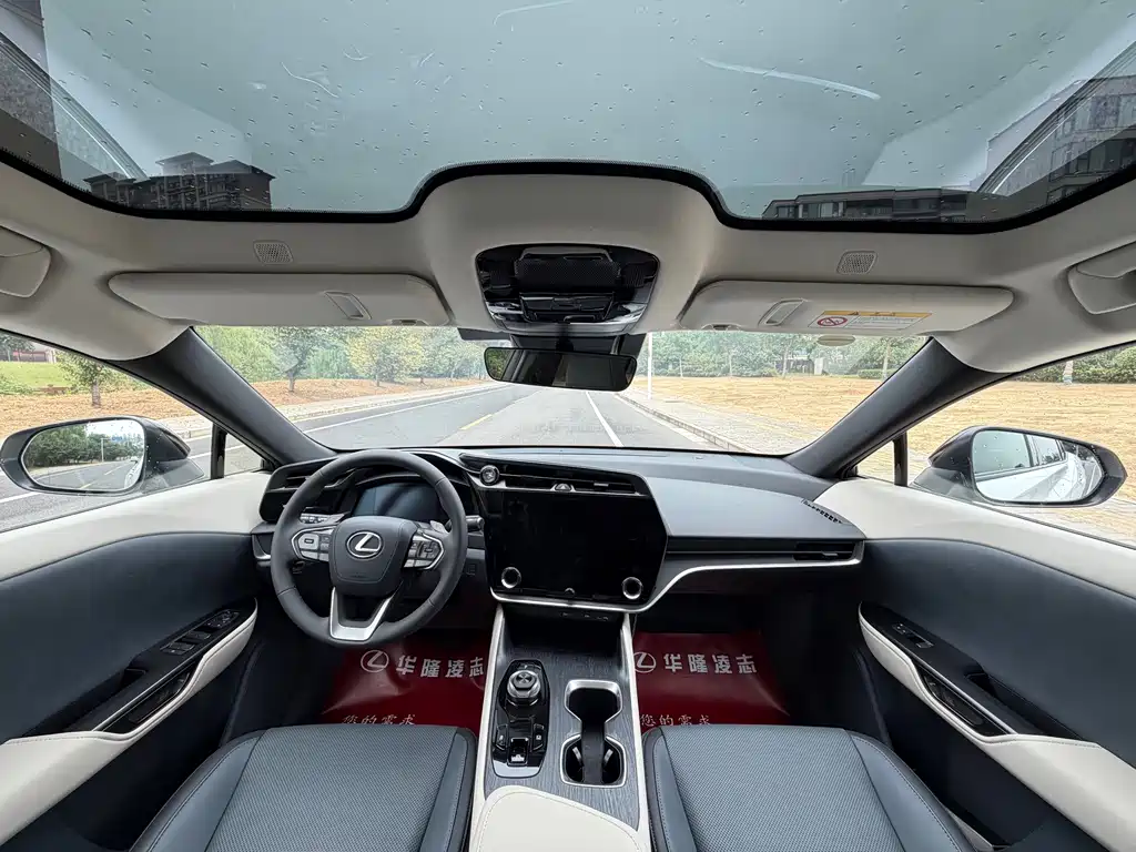 Lexus RZ — миниатюра 5