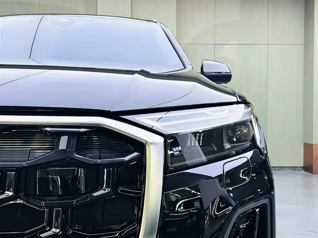 Audi Q7 2024 45 TFSI quattro S line Sport