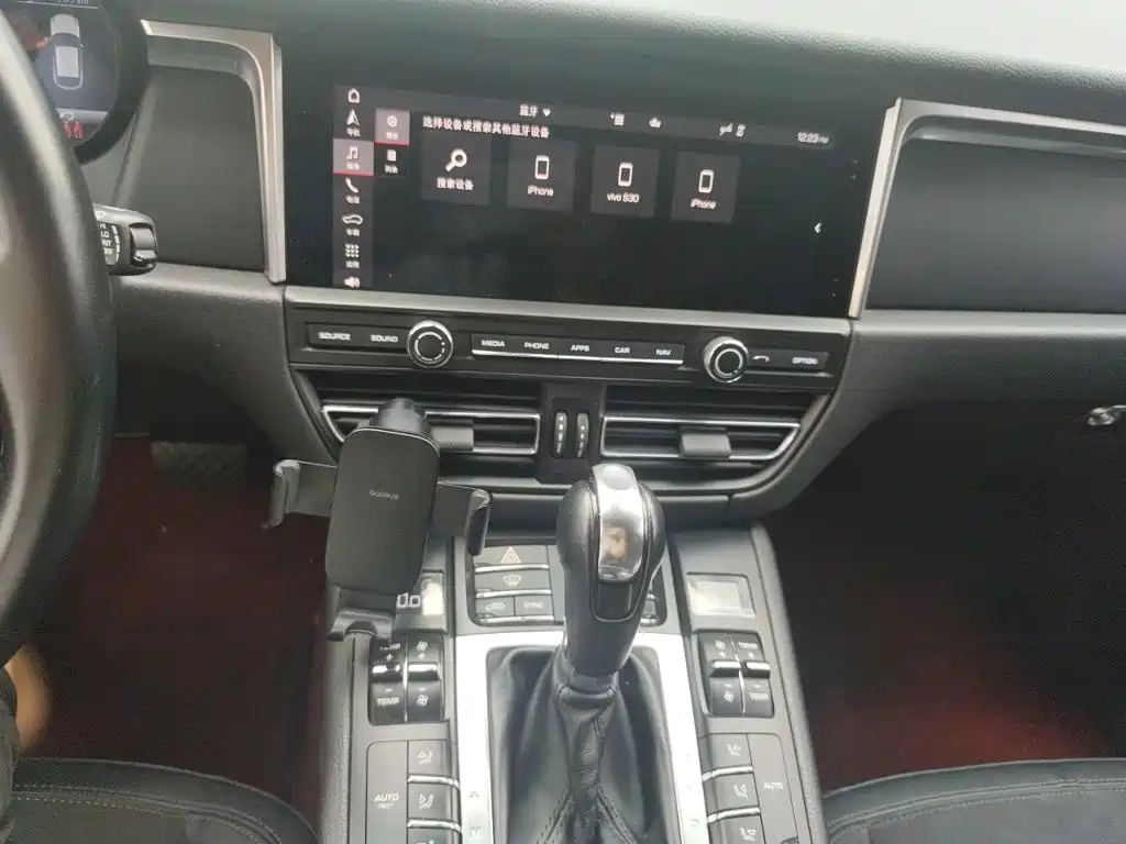 Porsche Macan — миниатюра 9