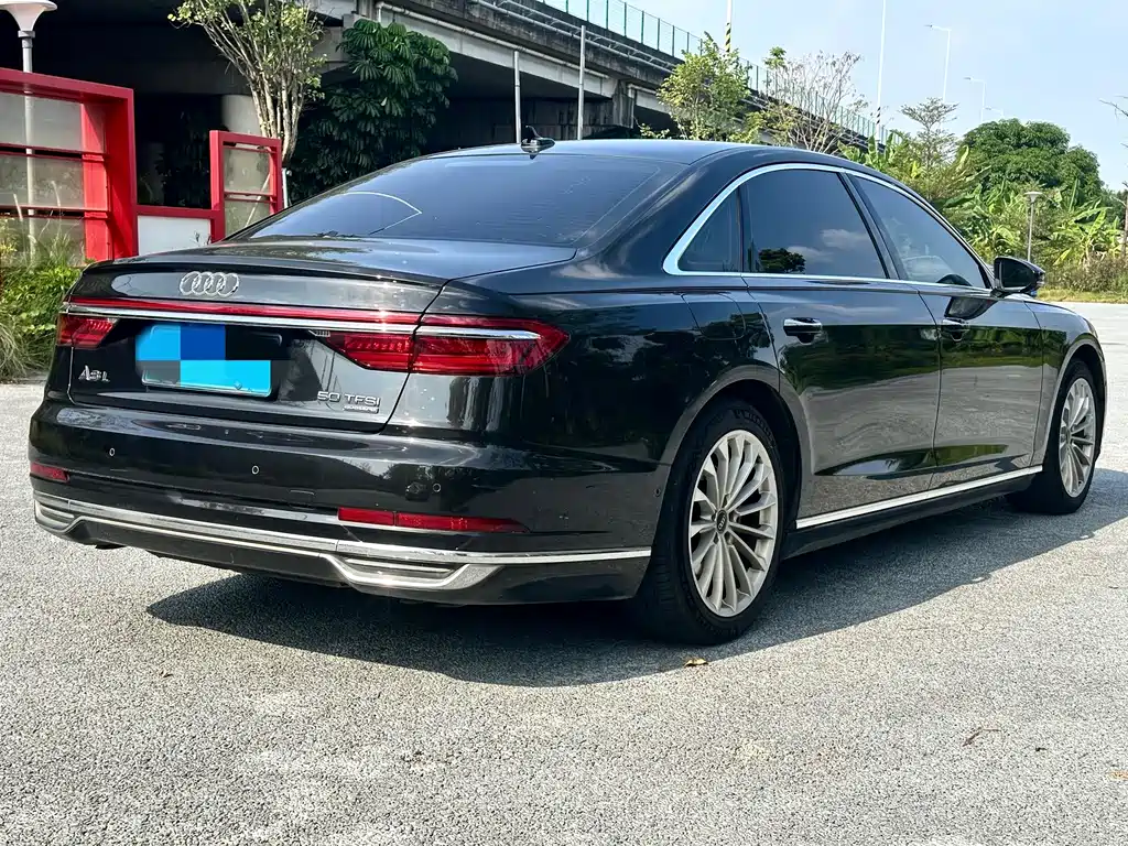 Audi A8 — миниатюра 4