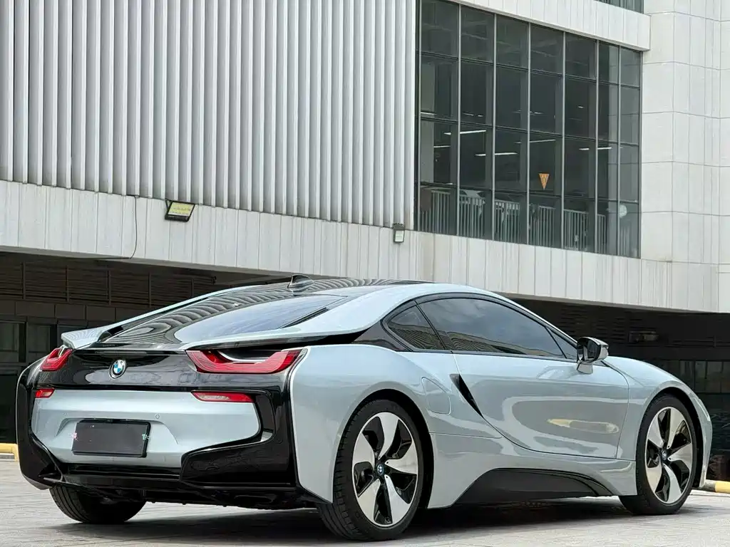 BMW i8 — миниатюра 9
