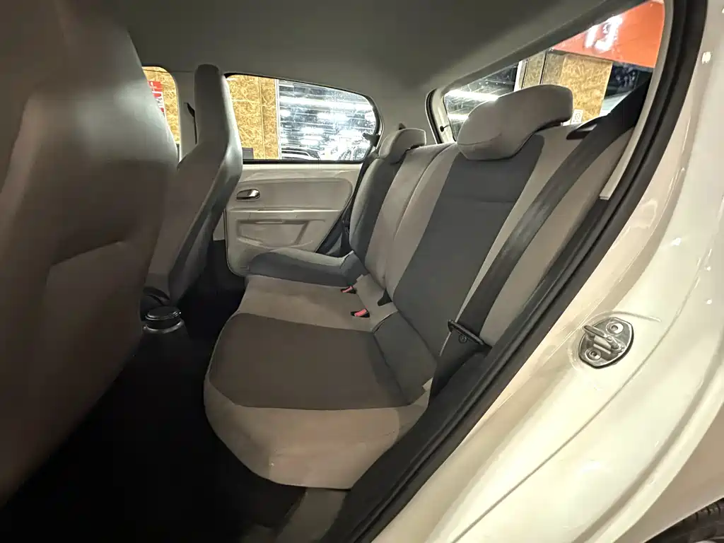 Volkswagen up! — миниатюра 17