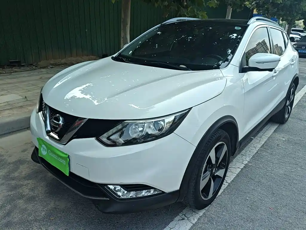 Nissan Qashqai 2016 2.0L CVT Luxury