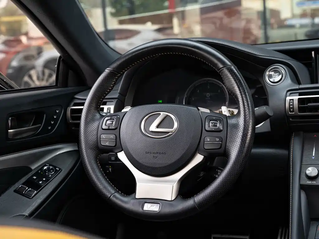 Lexus RC — миниатюра 13