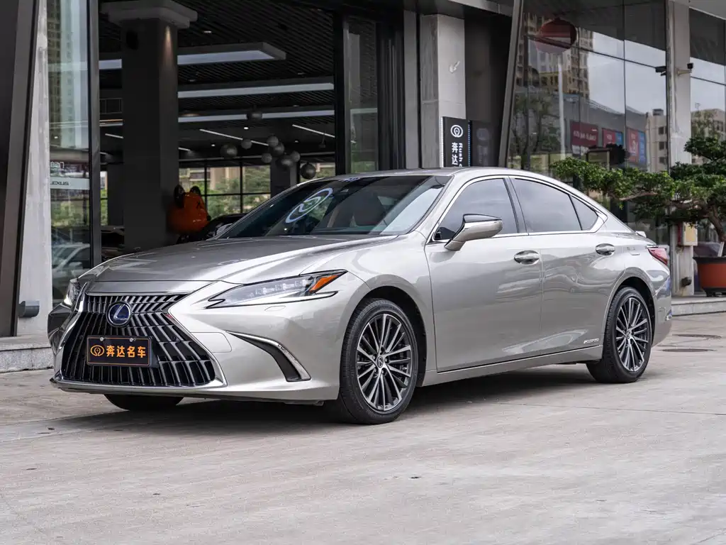 Lexus ES 2022
