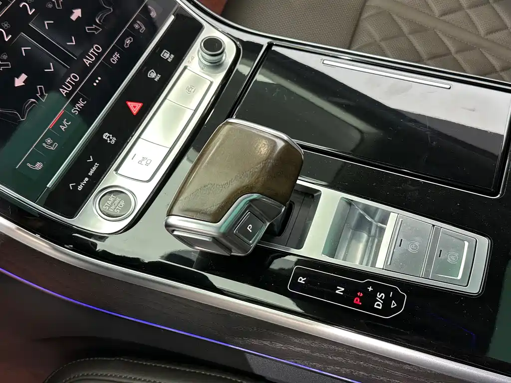 Audi A8 — фотографии объявления, Фото 15
