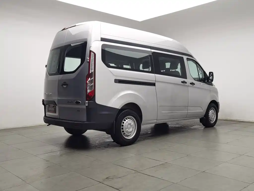 Ford Transit — миниатюра 2