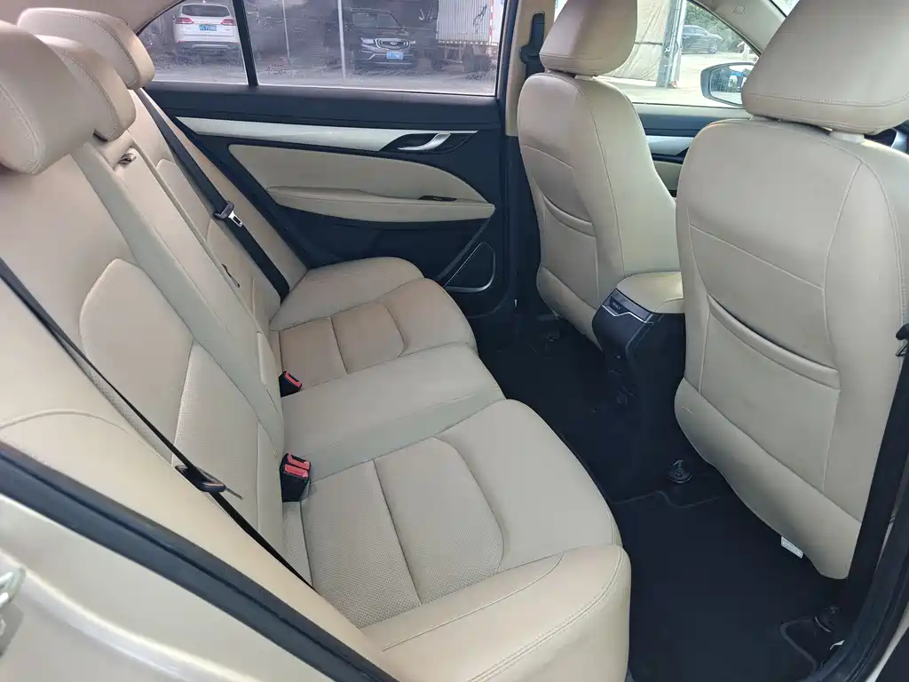 Geely Emgrand - фото 8