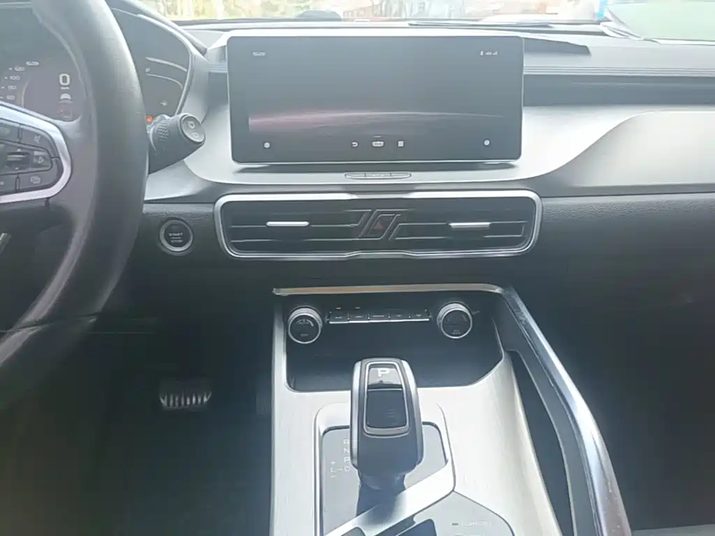 Geely Binyue NEV — миниатюра 13