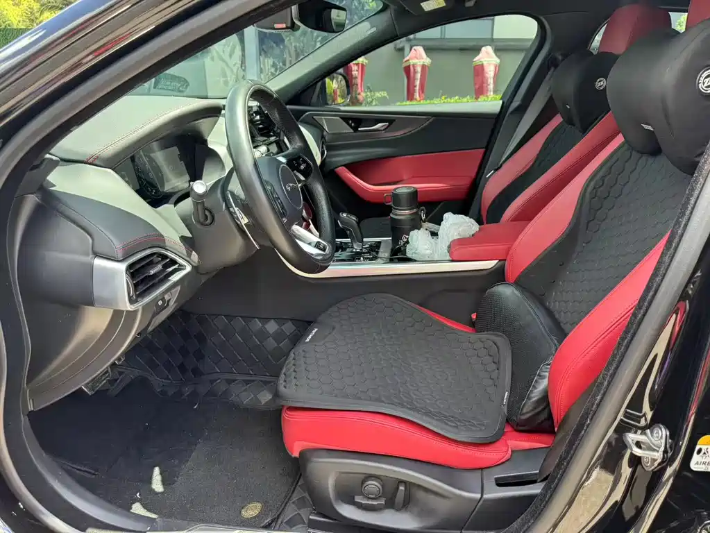 Jaguar XEL 2025 2.0T 250PS R-DYNAMIC 90