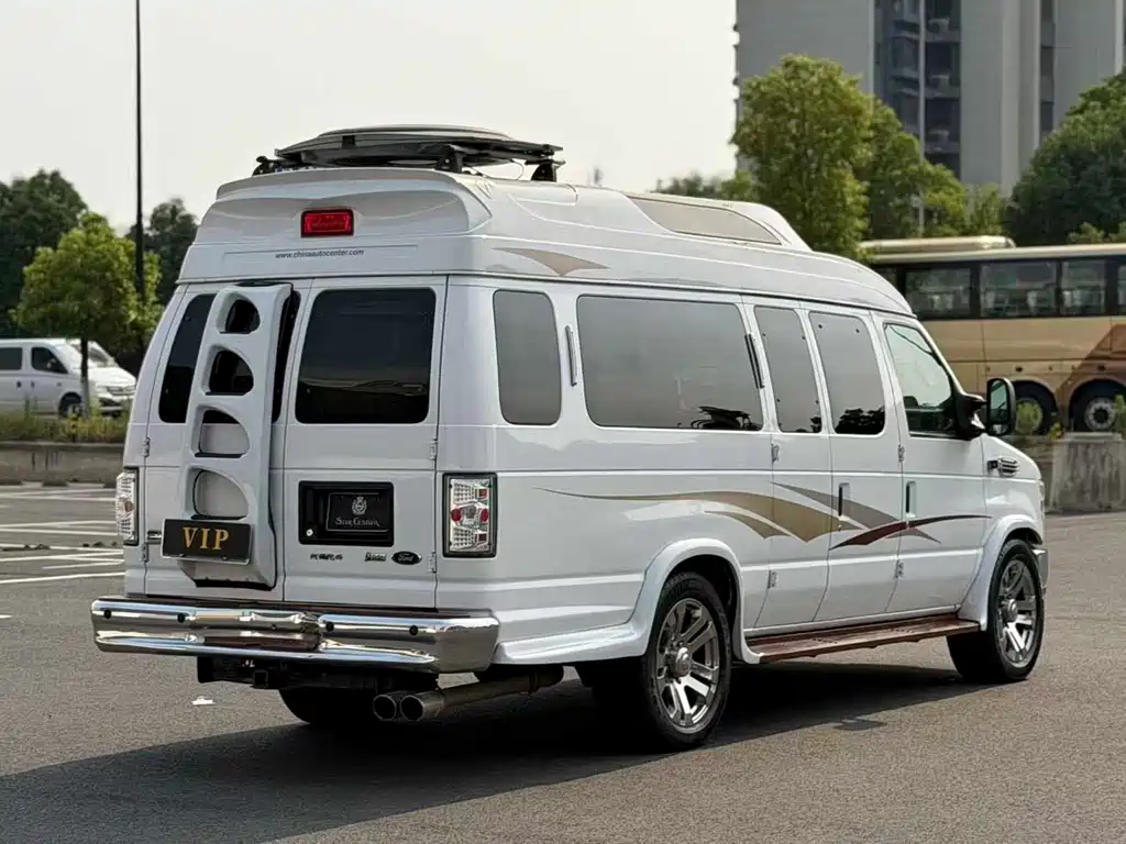 Ford E350 — миниатюра 11