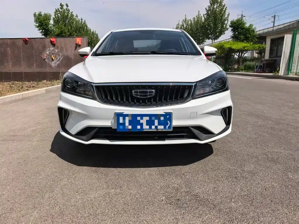 Geely Emgrand 2021
