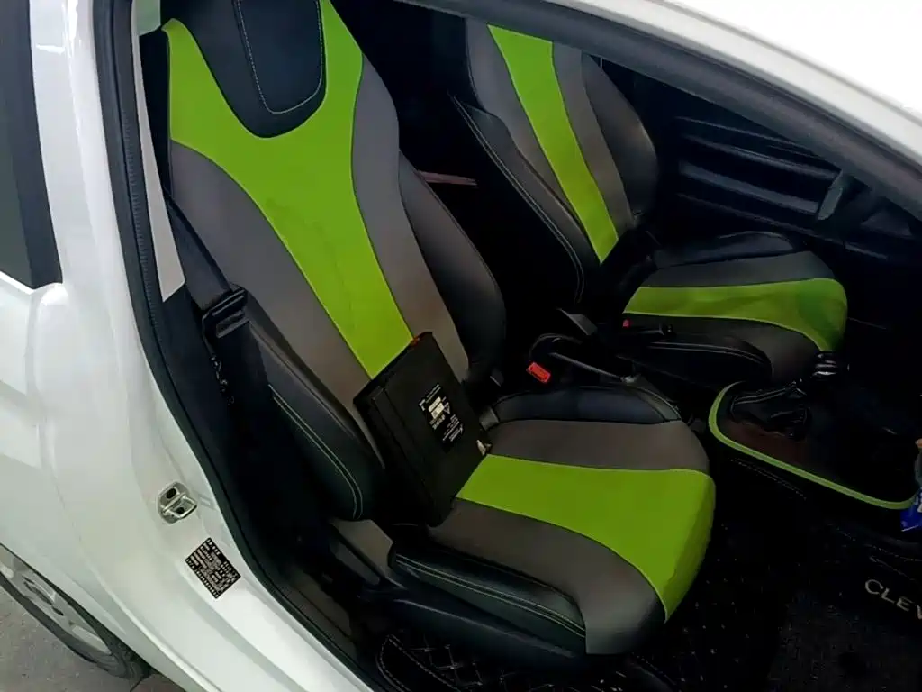Roewe Clever — миниатюра 25