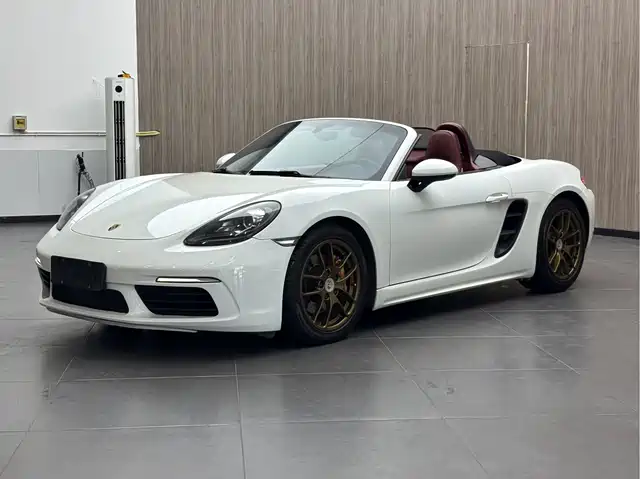 PORSCHE  718 2018