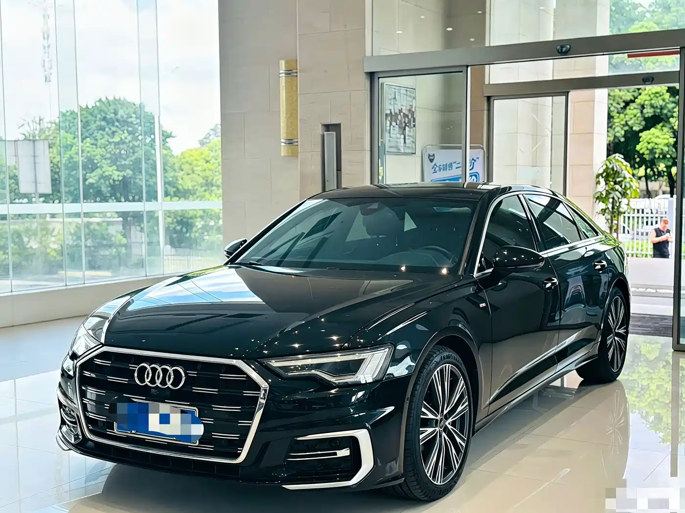 奥迪A6L 2024款 45 TFSI 臻选动感型 2024