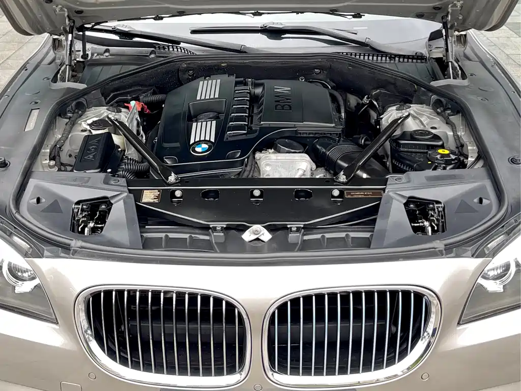 BMW 7 Series 7 2009 740Li Lead