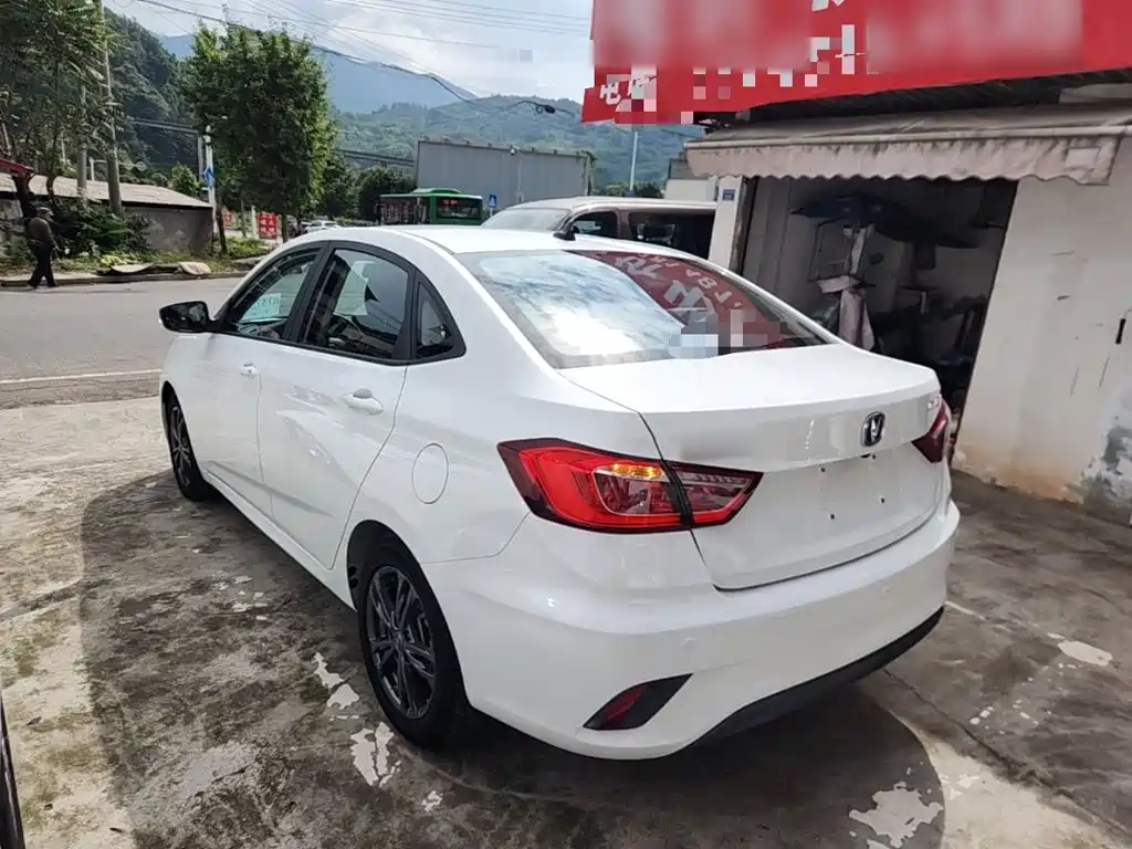 Changan Eado DT — миниатюра 5