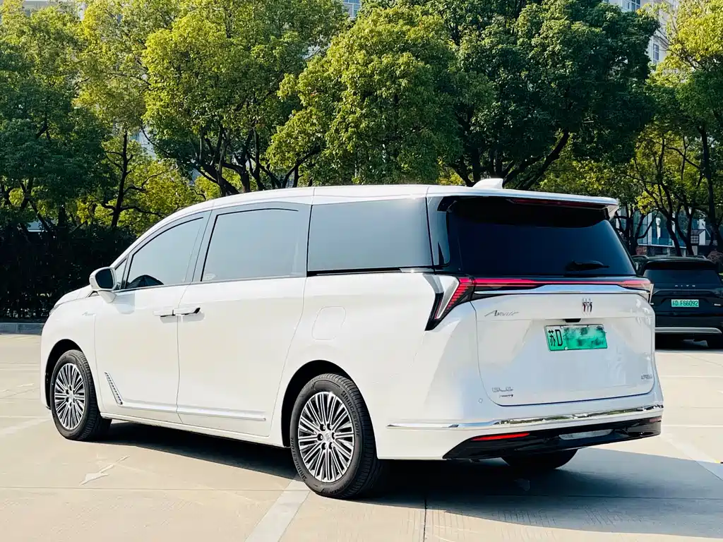 BUICK GL8 NEW ENERGY