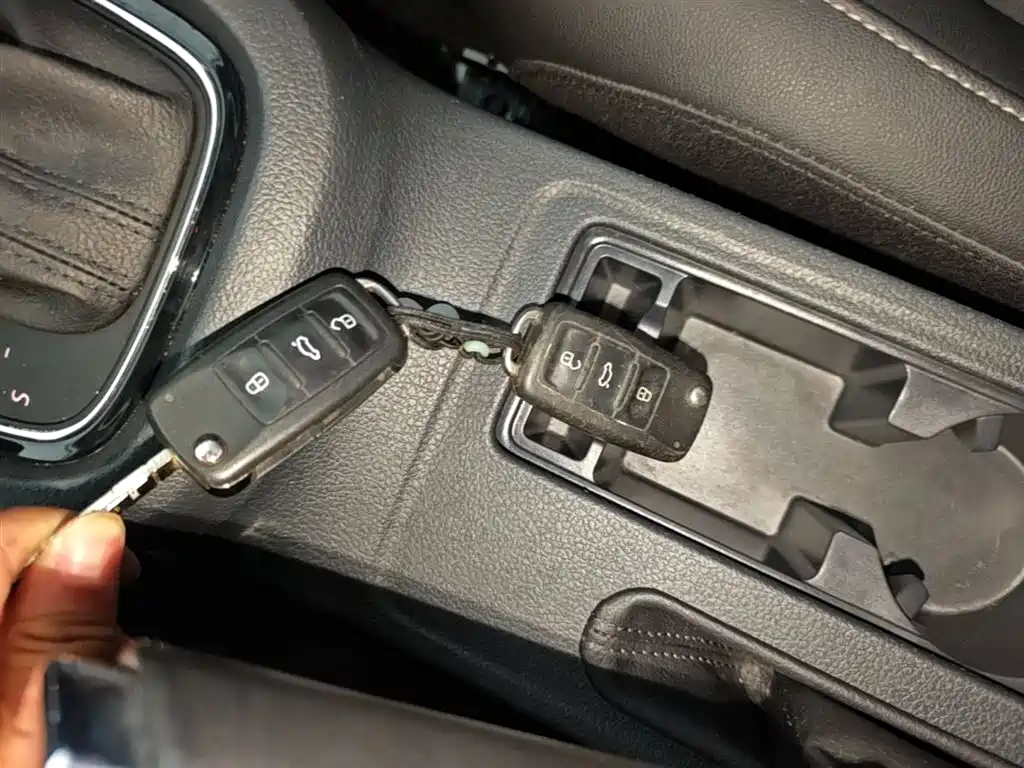 Volkswagen Sagitar 2018 1.6L AT Comfort