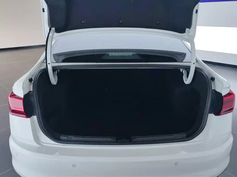 Volkswagen Bora 2019 1.5L AT Comfort VI