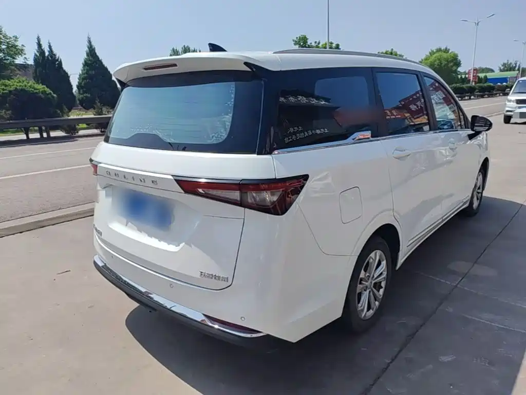Wuling Jiachen 2022 1.5L MT Enjoy Comfort
